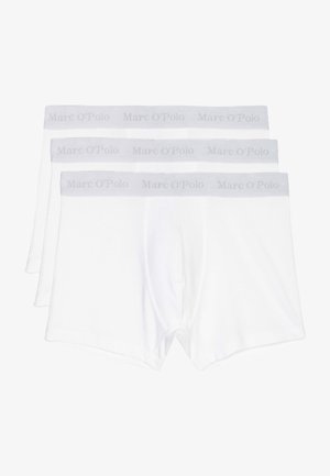 Valkoiset puuvillabokserit, joissa on harmaa elastinen vyötärö, jossa on "Marc O'Polo" -brändäys. Kolme paria järjestetty siististi. Sileä rakenne.