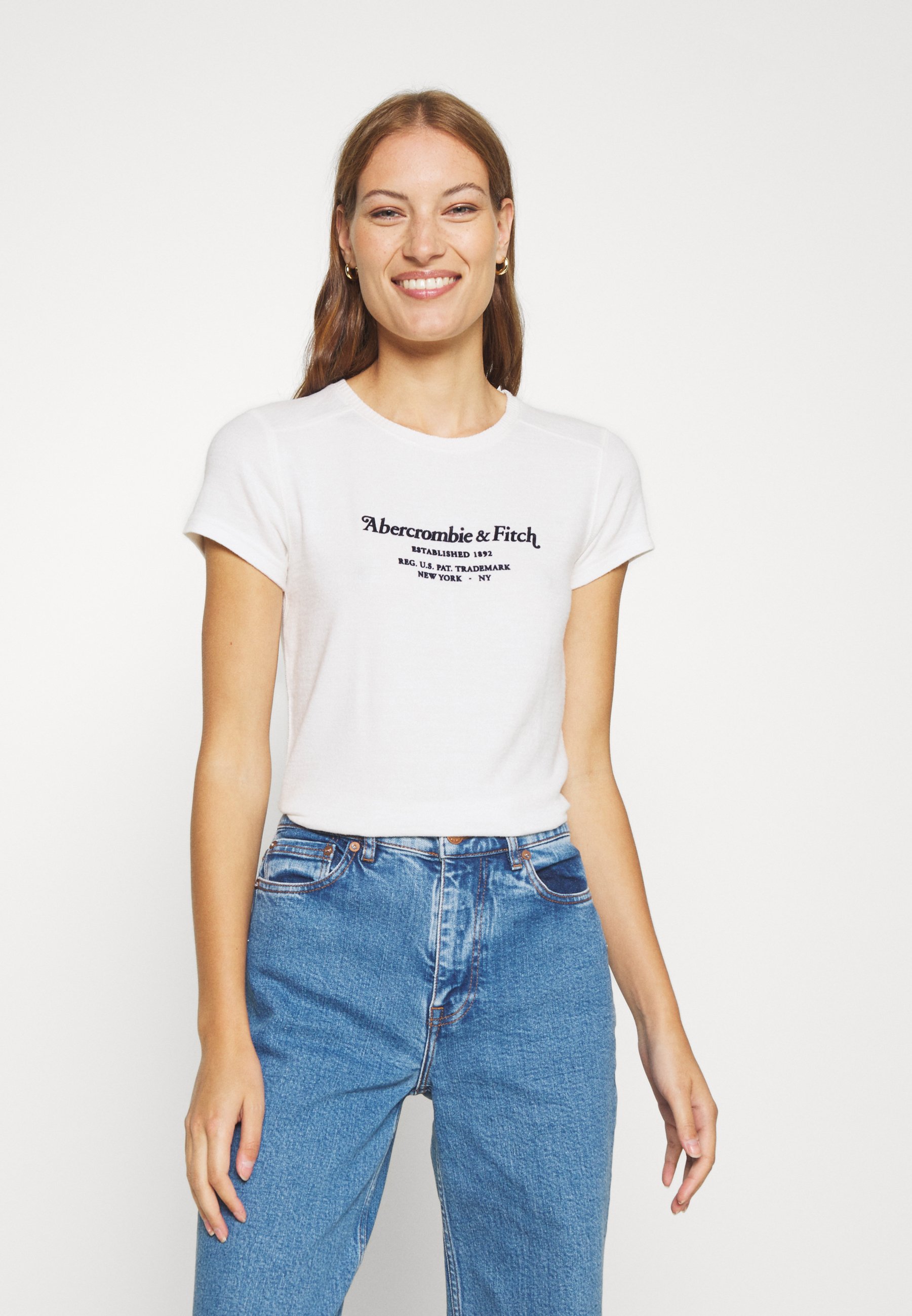 Abercrombie & Fitch LONG LIFE LOGO T shirts med print Skjorter til dame, herre og barn Abercrombie & Fitch på nett