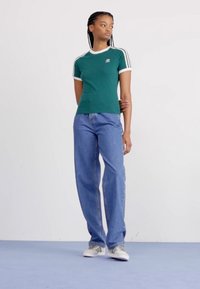 adidas Originals TEE - T-shirt print - green