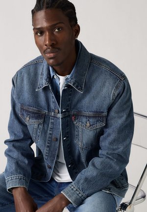 RELAXED FIT TRUCKER JACKET - Denim jacket - friend of mine