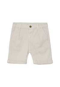 Pantalones cortos de algodón beige claro con dobladillo enrollado, pliegues delanteros y cierre de botón en la parte delantera. Presenta presillas para cinturón y dos bolsillos laterales.