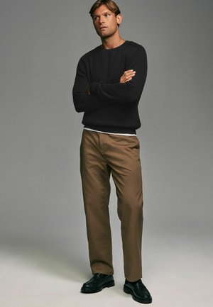 CREW REGULAR FIT - Džemperis - black