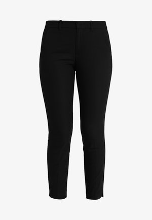 Črne suknjične hlače s slim fit krojem, ki imajo gladko teksturo, standarden pas in brez vidnih žepov. Čist, minimalističen dizajn.