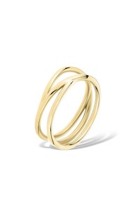 Gouden overlappende ringen met een gladde, gepolijste textuur. Het ontwerp heeft twee verstrengelde lussen, wat een minimalistische silhouet creëert.
