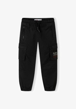 Pantaloni cargo negri confecționați dintr-un material rezistent, cu un brâu elastic, multiple buzunare și tivuri înguste la picioare pentru un aspect ajustat.