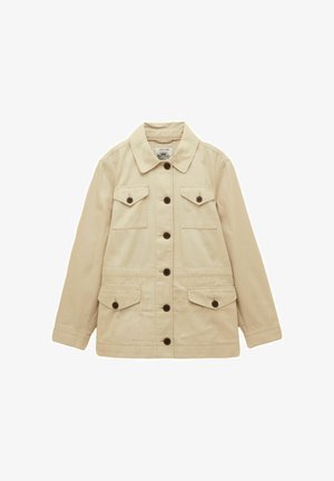 Béžová bunda s dlhými rukávmi so šiestimi hnedými gombíkmi, dvoma náprsními vreckami so zapínaním na gombíky a dvoma spodnými vreckami so zapínaním na gombíky.