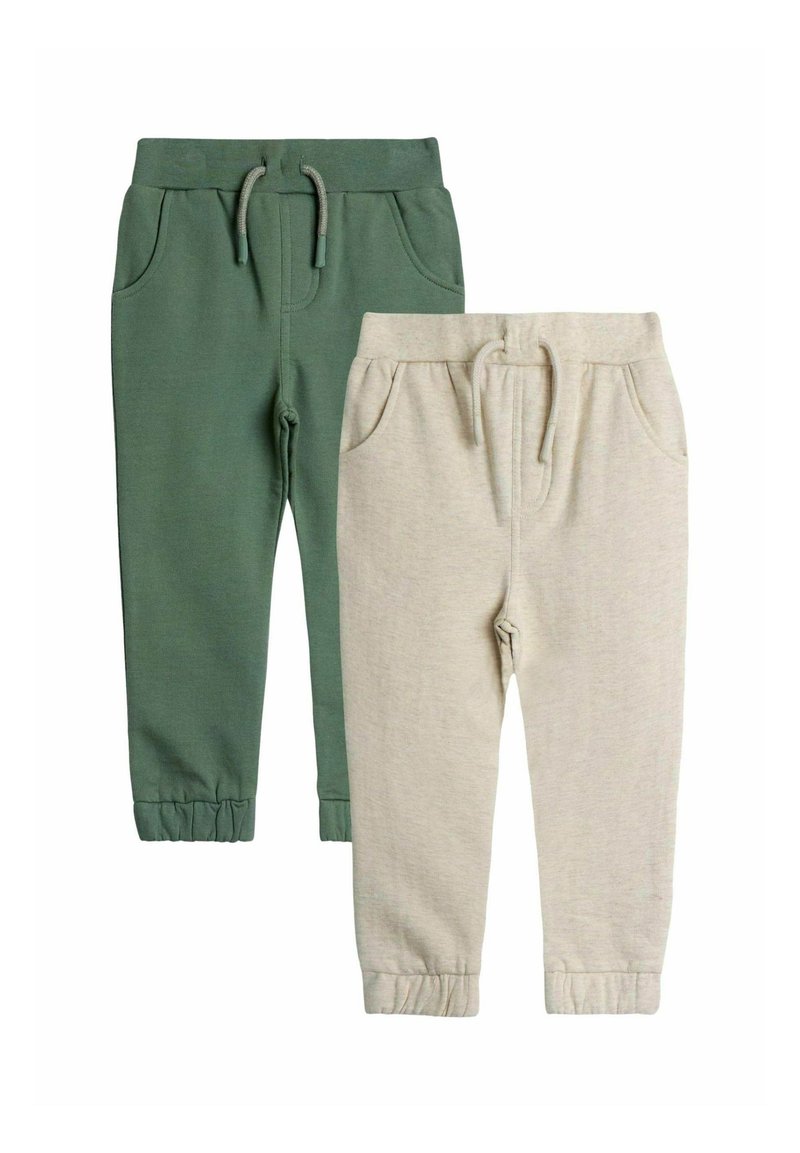 Zwei Paar Jogginghosen: eine in Grün mit elastischem Bund und Bündchen, und eine in hellbeige mit ähnlichen Eigenschaften und Taschen.
