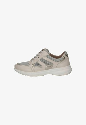 Helle beige Sportschuhe mit Mesh-Akzenten, gerundeter Spitze, Schnürverschluss und weißer Gummisohle. Metallische Zierleisten an den Seiten sorgen für Details.