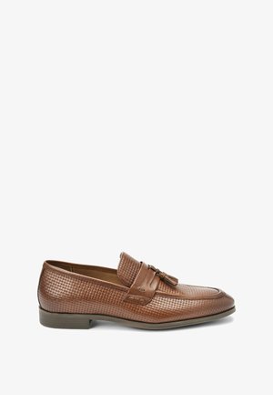 Next EMBOSSED TASSEL LOAFERS - Jalga libistatavad jalanõud - tan brown