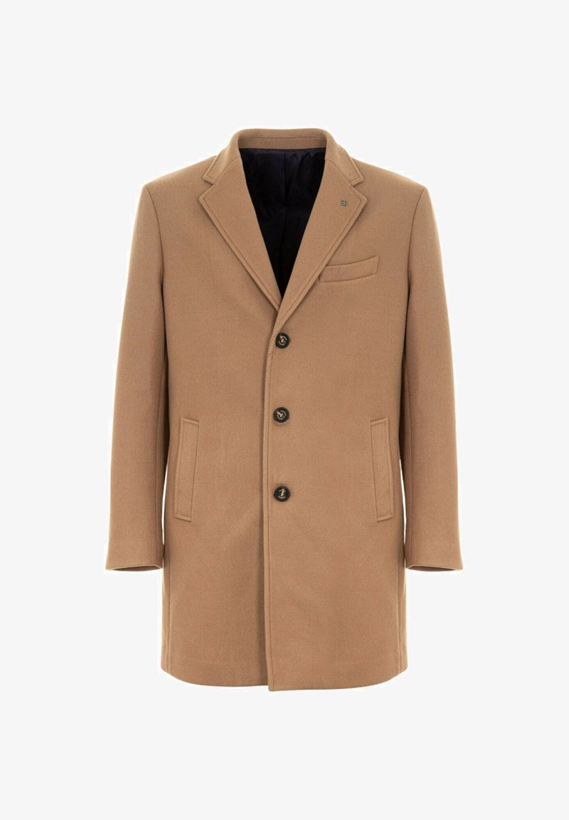 Cappotto in misto lana color sabbia con revers a becco, chiusura a bottone monopetto, due tasche laterali e una tasca sul petto con un design elegante.