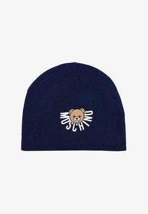 Berretto blu navy realizzato in tessuto morbido, con grafica di un orso e testo "Moschino" sottostante in bianco. Design semplice e senza cuciture.