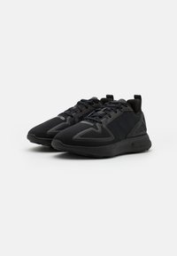 adidas Originals Trainers - black