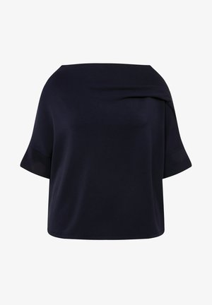 Granatowa bluzka typu off-the-shoulder z krótkimi rękawami i luźnym krojem. Gładka tekstura z drapowanym przodem i zaokrąglonym dołem.