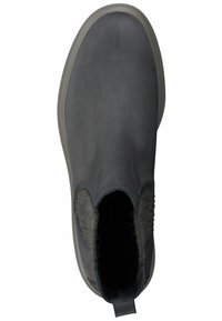 Šedá kotníková bota s hladkým koženým povrchem, elastickými bočními panely, umělou kožešinou uvnitř a texturovanou šedou gumovou podrážkou.