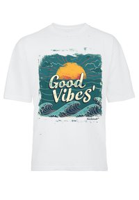 Witte katoenen t-shirt met een kleurrafisch ontwerp van de zon, oceaangolven, en de tekst "Good Vibes" in retro stijl.