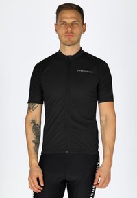Schwarzes Radtrikot mit kurzen Ärmeln, ausgestattet mit einem Reißverschluss auf der Vorderseite und reflektierenden Logodetails. Das Material wirkt leicht und strukturiert.