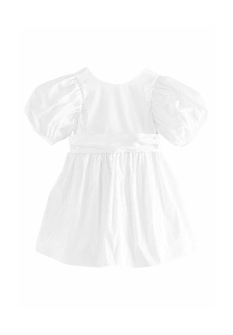 Robe en coton blanc avec des manches bouffantes, taille élastique et jupe froncée. La vue de dos met en avant une texture lisse et un design simple.