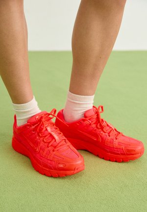 Trainers - dark team red/crimson