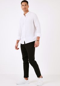 Buratti REGULAR FIT - Ing - white