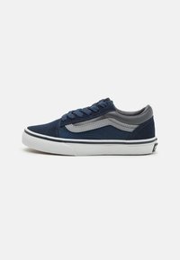 Unselected, tonal block navy/grey