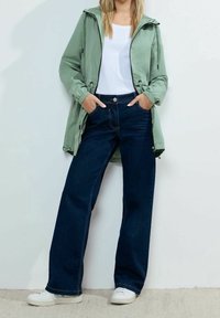 Cecil Parkas - green