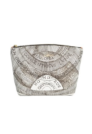 Bolsa de cremallera blanca con impresión detallada en negro que presenta patrones concéntricos y texto. Textura suave, interior forrado, acento de hardware dorado.