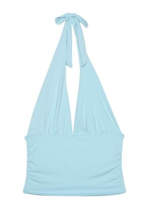 Lyseblå halterneck crop top med bindelukning ved halsen og rynkede sider ved taljen.