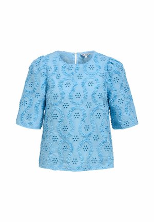 Bluza albastru deschis cu mâneci scurte, model paisley texturat și ochiuri punctate, decolteu rotund și închidere cu nasturi la spate.