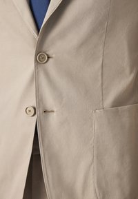 Non selezionato, khaki five