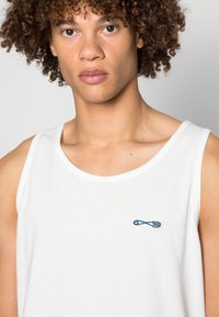 Nudie Jeans RELAXED TANK UNISEX - Top - chalk white