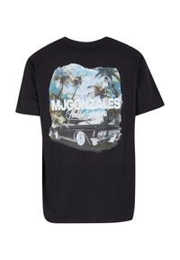 Svart bomull T-skjorte med grafisk trykk av en vintage bil med palmer og blå himmel. Teksten inkluderer "MJGONZALES Malibu Dreams."
