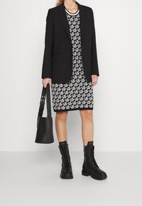 DKNY Robe fourreau - black