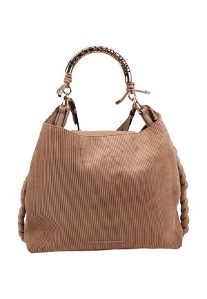 Beige corduroy handtas met een gevlochten handvat en metalen accent, met een zachte textuur en een logo detail aan de voorkant.