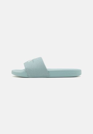 SLIDE MONOGRAM - Mules - triple cloud blue