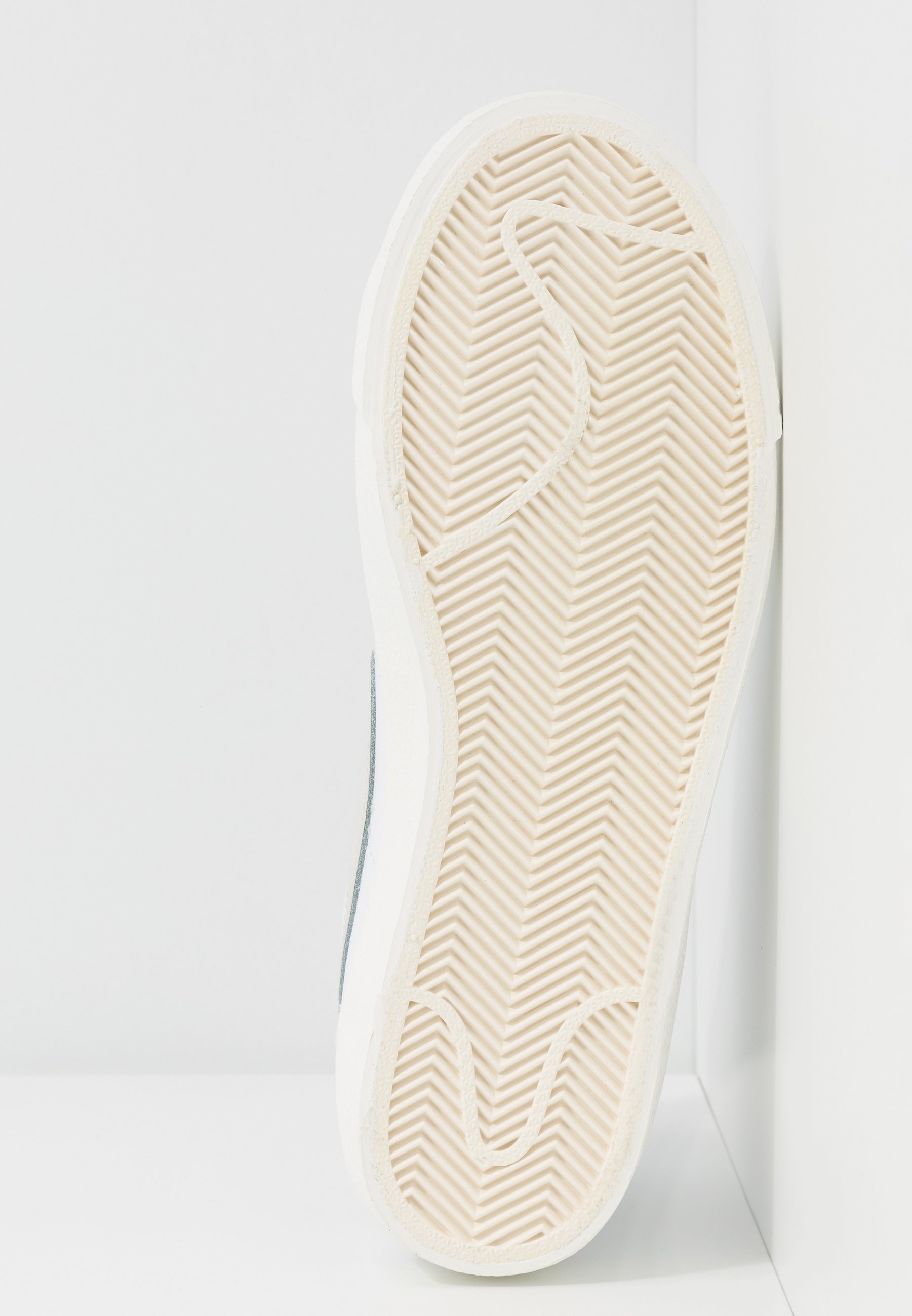Nike Sportswear BLAZER MID 77 - Sneakers hoog - white/light bone/sail/wit -  Zalando.nl