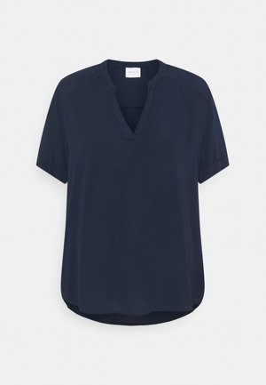 Marineblauwe blouse met korte mouwen, V-hals en afgeronde zoom, gemaakt van lichtgewicht stof.