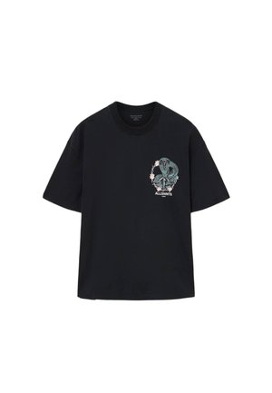 Μαύρο βαμβακερό T-shirt με κέντημα σχέδιο φιδιού και λουλουδιών στο στήθος. Μικρά μανίκια και στρογγυλή λαιμόκοψη, χαλαρή γραμμή.