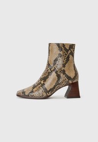 Botine clasice - zimba/pardo