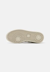 Veja V-12 - Sapatilhas - extra/white/babe