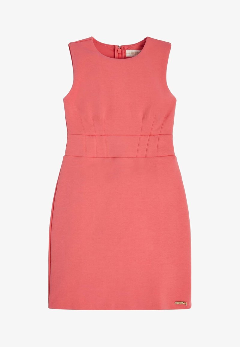 Robe sans manches corail à coupe ajustée, avec une fermeture éclair au dos, des plis à la taille et un petit logo en bas. Texture lisse.