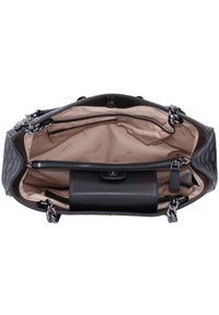 Sac à main noir à motif avec quincaillerie en silver ; l'intérieur présente une doublure claire, plusieurs compartiments et une poche zippée.