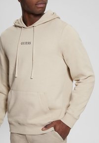 Guess ROY HOODIE - Mikina s kapucí - beige