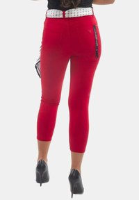 Guess Pantalon classique - red