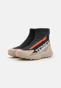 Adidas Terrex FREE 2 C.RDY - Zimske čizme - beige/core black/semi impact orange