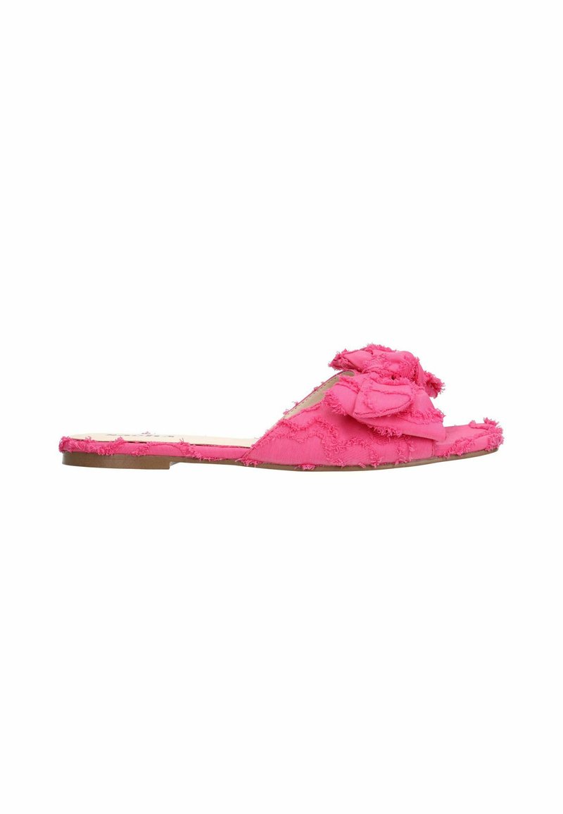 Roze stoffen schuifsandalen met een gestructureerde afwerking, gelaagde ruches op de bovenkant en een platte zool met een natuurlijke kleur rand.