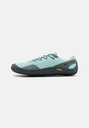 VAPOR GLOVE 6 - Zapatillas running asfalto - frost blue