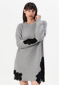 Pinko VALLEDAOSTA  - Abito in maglia - grigio monumento