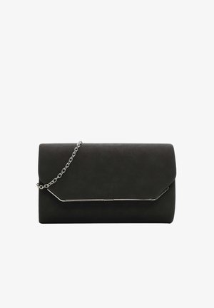 Schwarze Clutch aus Kunstleder mit magnetischem Verschluss und silberner Kettenriemen, vorne mit einem geometrischen metallischen Akzent.