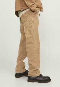Jack & Jones IEDDIE CARPENTER NOOS - Vaqueros rectos - tigers eye