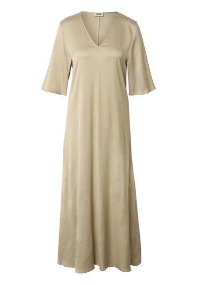 Robe beige mi-longue à manches mi-longues et col en V, en tissu lisse légèrement brillant, de la marque Drykorn.